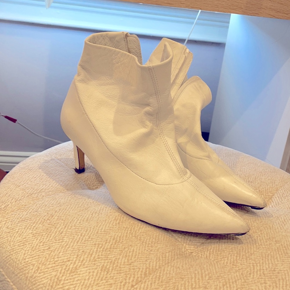 White Zara booties size 36